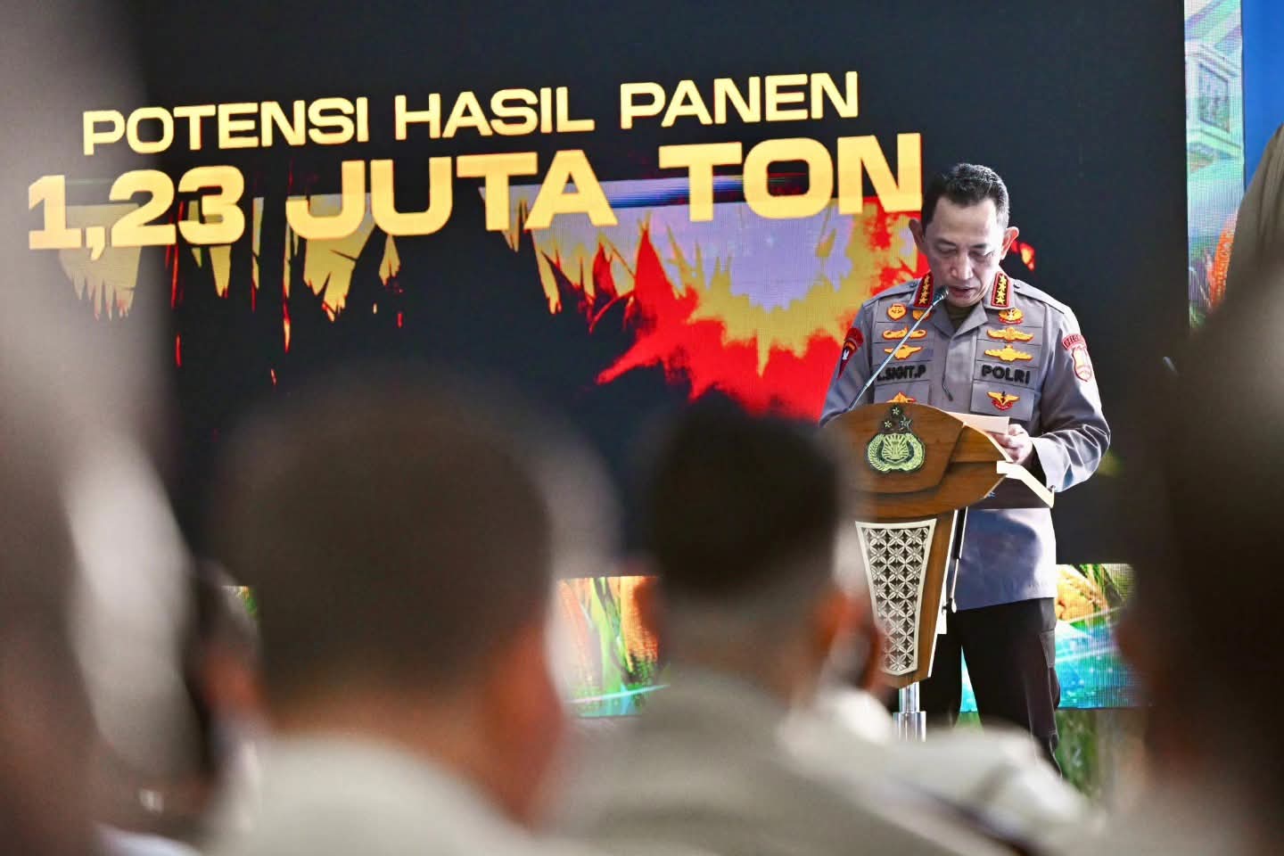 Jembatani Petani, Kapolri Sampaikan Langsung Aspirasi Alsintan dan Pupuk ke Presiden Prabowo