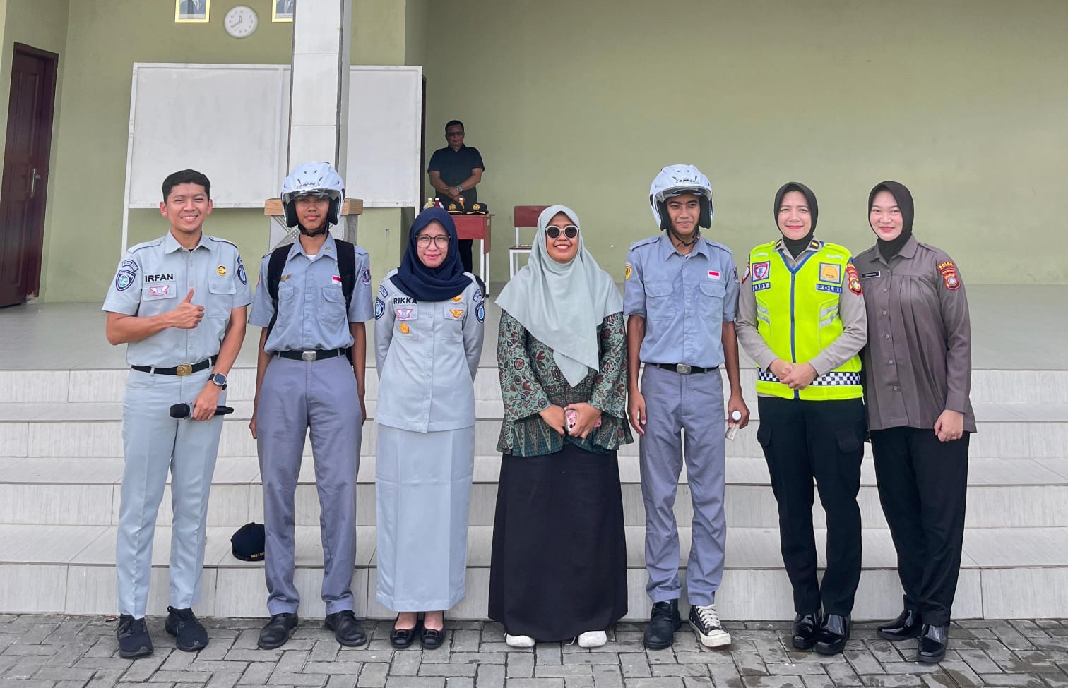 Ditlantas Polda Kepri Edukasi Pelajar SMKN 5 Batam Melalui Sosialisasi Keselamatan Berkendara