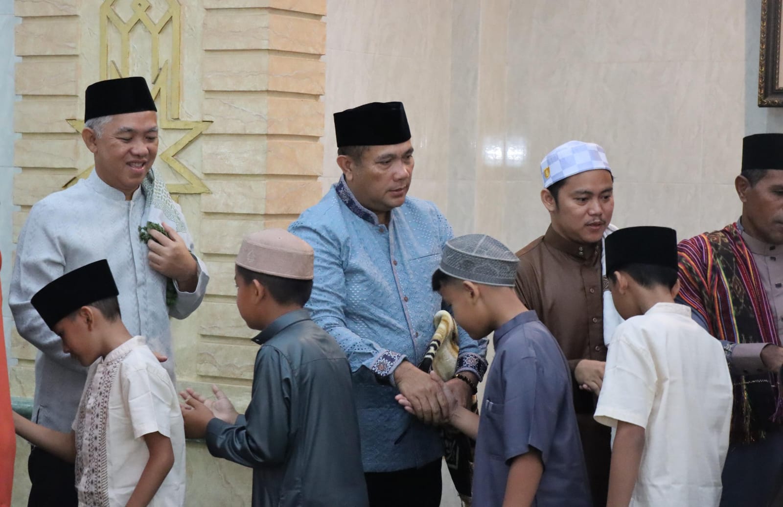 Khidmat dan Khusyuk, Kapolda Kepri Hadiri Sholat Idul Adha 1447 H Berjamaah di Masjid Al-Halim