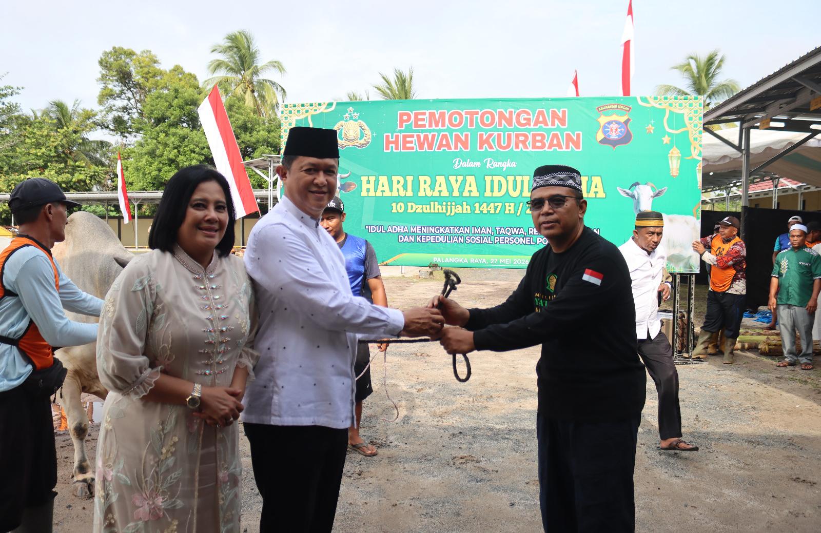 Polda Kalteng dan Jajaran Sembelih 246 Hewan Kurban, Kapolda: Wujud Keikhlasan dan Kepedulian Polri ke Masyarakat