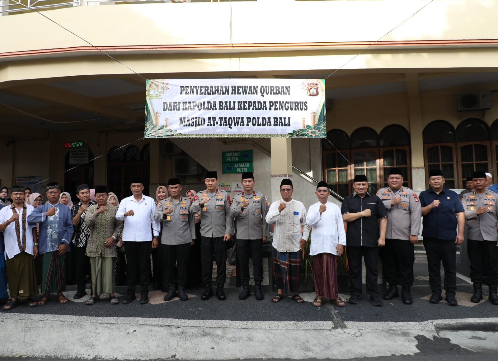 Polda Bali Serahkan 96 Ekor Hewan Kurban Untuk Hari Raya Idul Adha