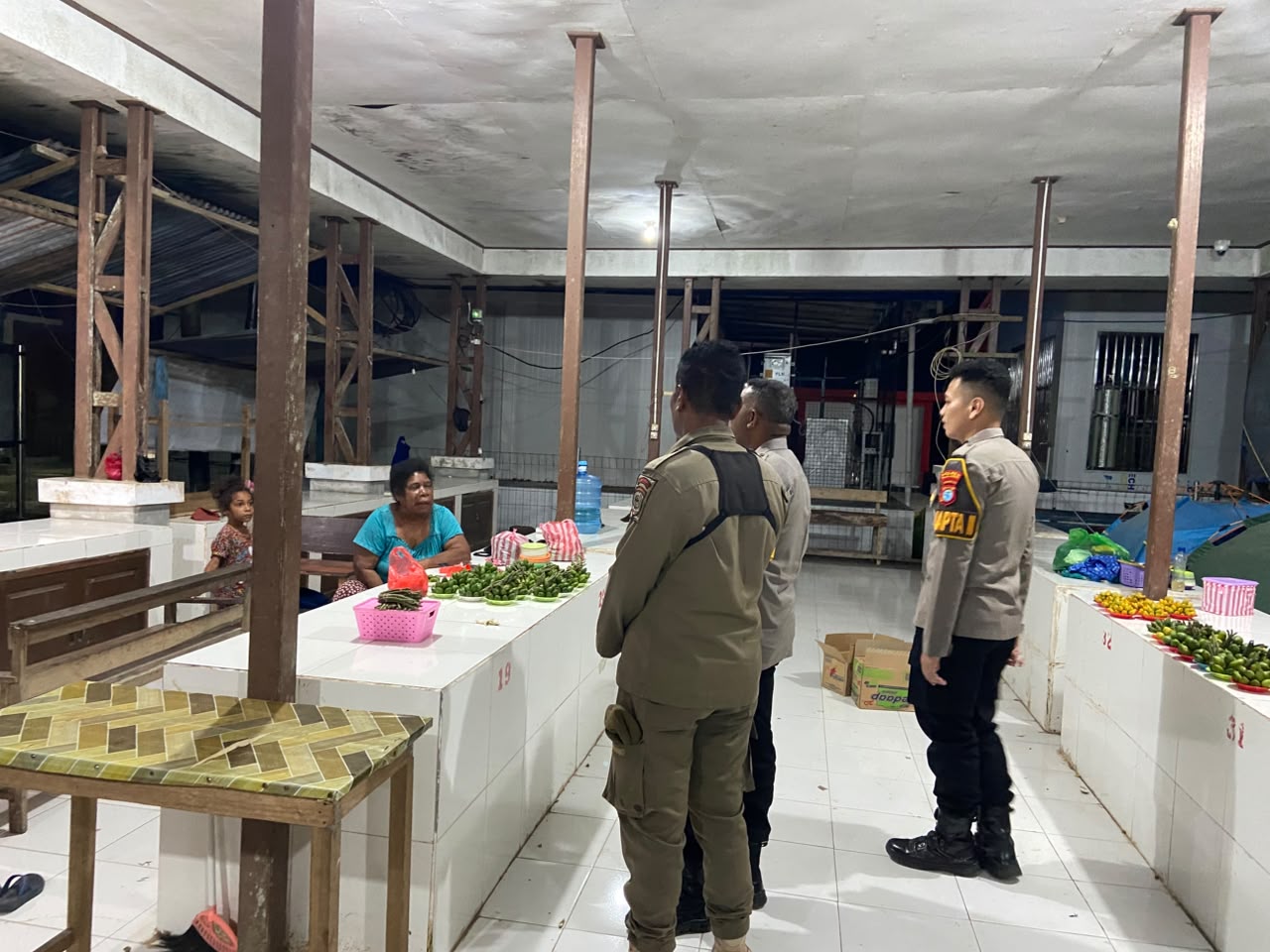 Gelar Patroli Gabungan Skala Besar, Polres Raja Ampat Pastikan Kota Waisai Aman dan Kondusif