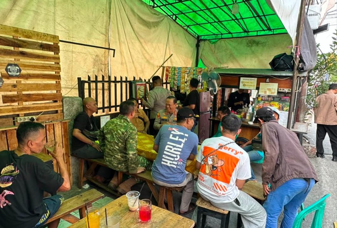Jaga Jakarta On The Spot: Kapolda Metro Jaya dan Pangdam Blusukan ke Pemukiman Padat Penduduk, Serap Aspirasi Warga