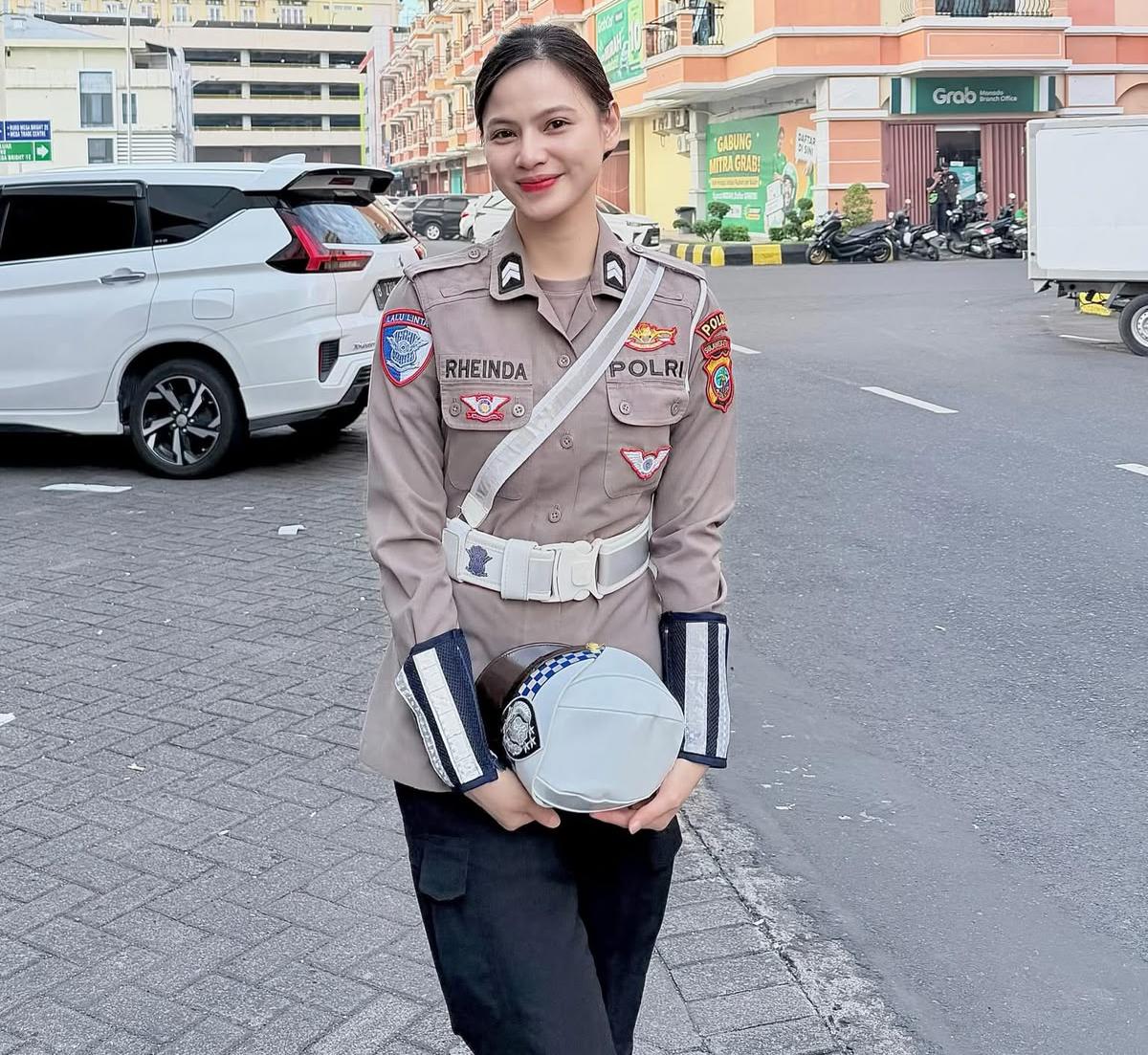 Ponakan Agus Flores Bertugas di SPRI Dirlantas Polda Sulut, Briptu Indah Siap Mengabdi dan Ingin Berkiprah Bersama Sang Paman
