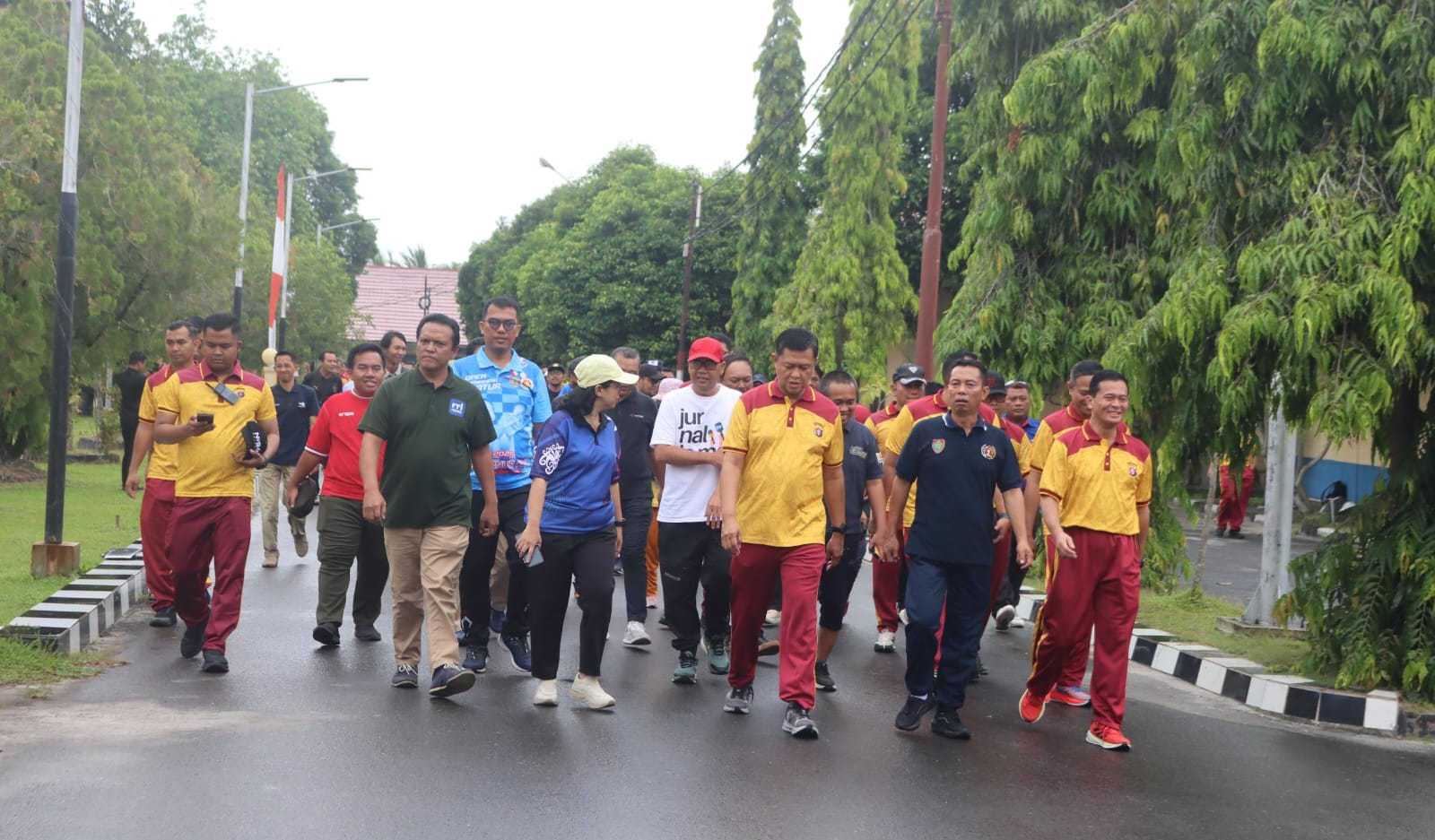 Sambut HUT Bhayangkara ke-80, Polda Kalteng Gandeng Insan Pers Perkuat Sinergi Lewat Jalan Sehat