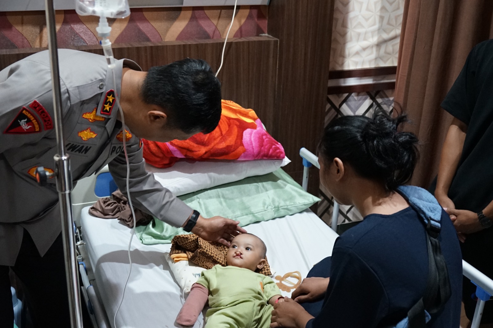 Gelar Bakti Kesehatan Polri, Polda Kalteng Berikan Harapan dan Senyuman Baru bagi Pasien Bibir Sumbing di Hari Bhayangkara ke-80