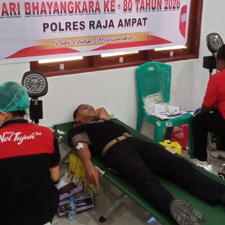 Setetes Darah Bhayangkara, Polres Raja Ampat Gelar Aksi Donor Darah Sambut Hari Bhayangkara ke-80