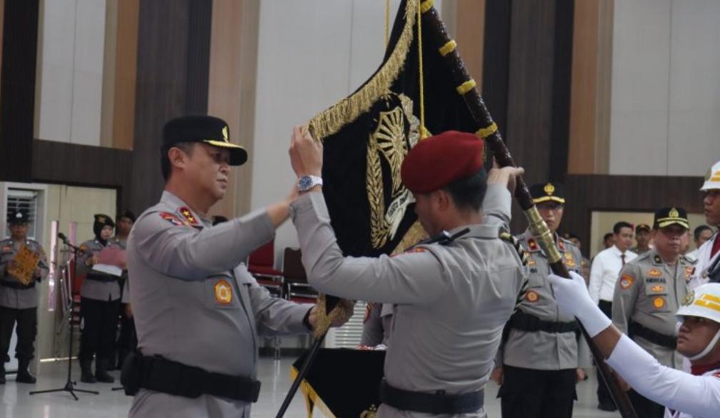 Sambut HUT Bhayangkara ke-80, Kapolda Kalteng Pimpin Tradisi Pencucian Pataka Manunggal Dharma Karya Jaya