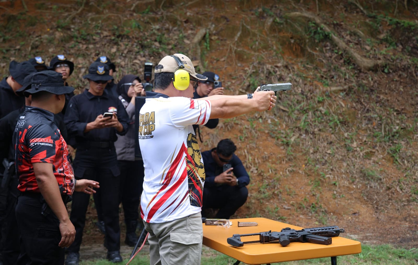 Rayakan Hari Bhayangkara ke-80, Kapolda Kepri Pererat Sinergitas Lewat Shooting Competition
