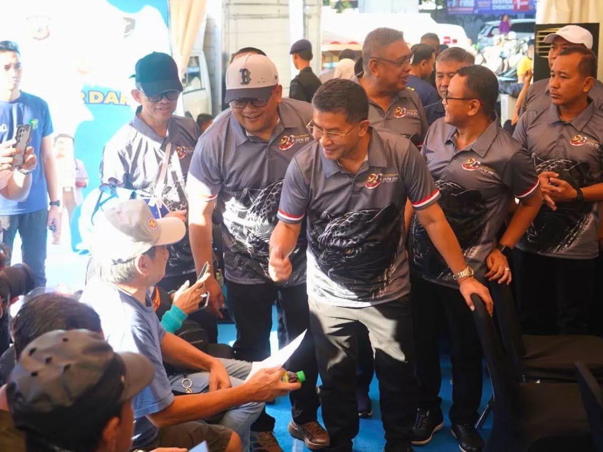 Bakti Kesehatan di Tengah CFD, Polda Jabar Hadirkan Layanan Medis Gratis untuk Warga Bandung