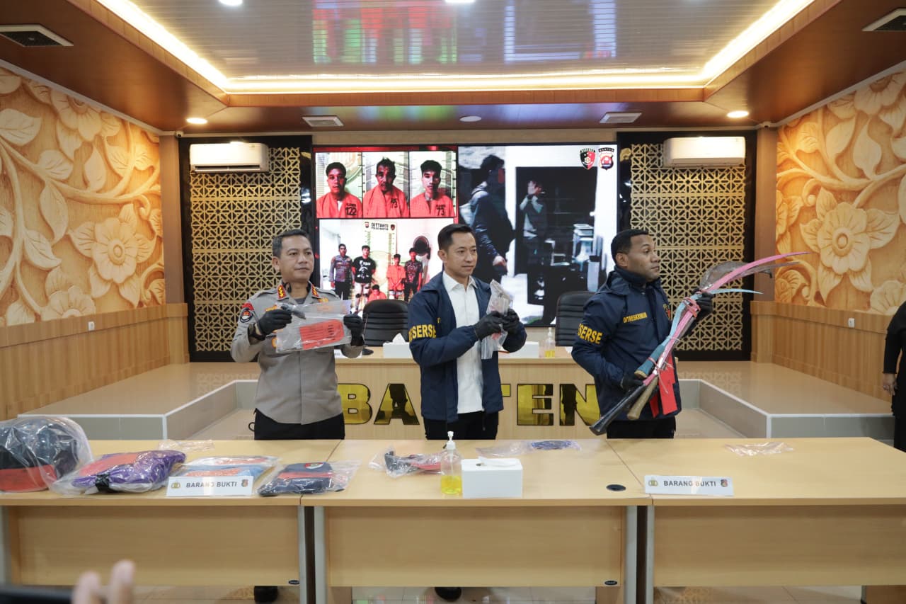Ungkap Dua Kasus Curanmor, Ditreskrimum Polda Banten Sita Belasan Kendaraan dan Senpi Rakitan!