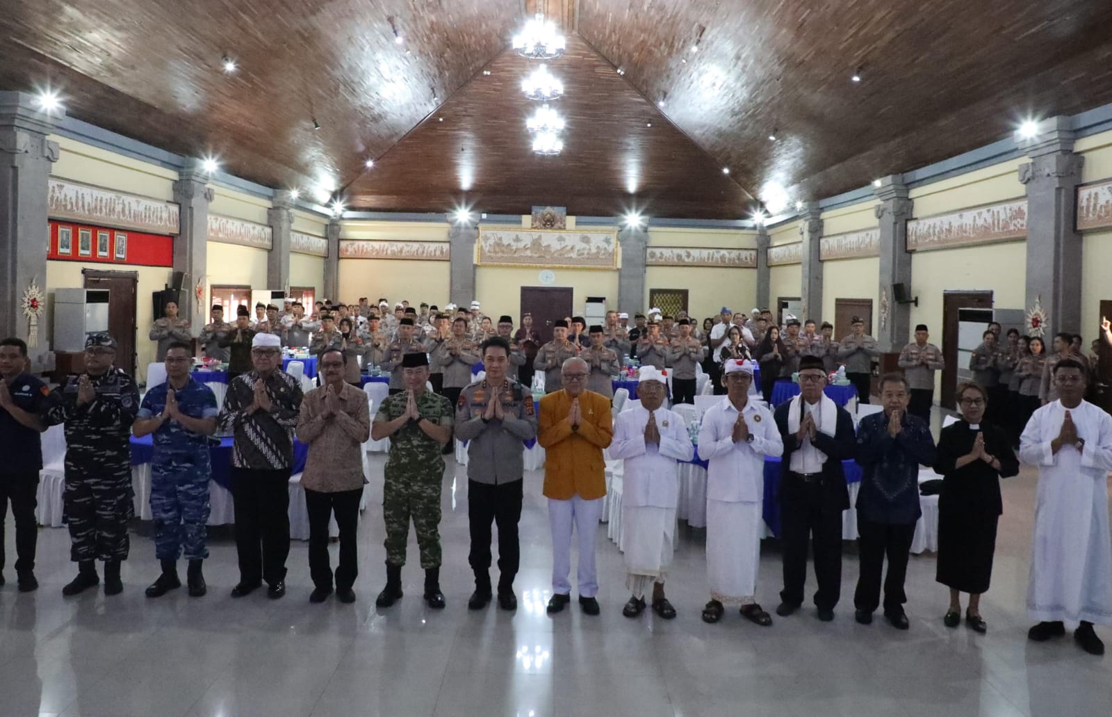 Doa Lintas Agama Warnai Peringatan Hari Bhayangkara ke-80, Polda Bali Teguhkan Semangat Persatuan dalam Keberagaman