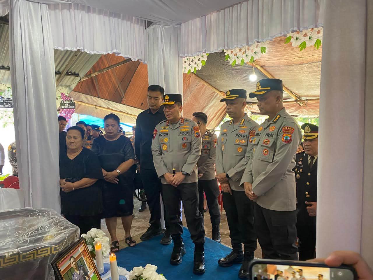 Gugurnya Polisi Teladan, Kapolda Sulut Beri Penghormatan Terakhir untuk Briptu Excel Mamuli
