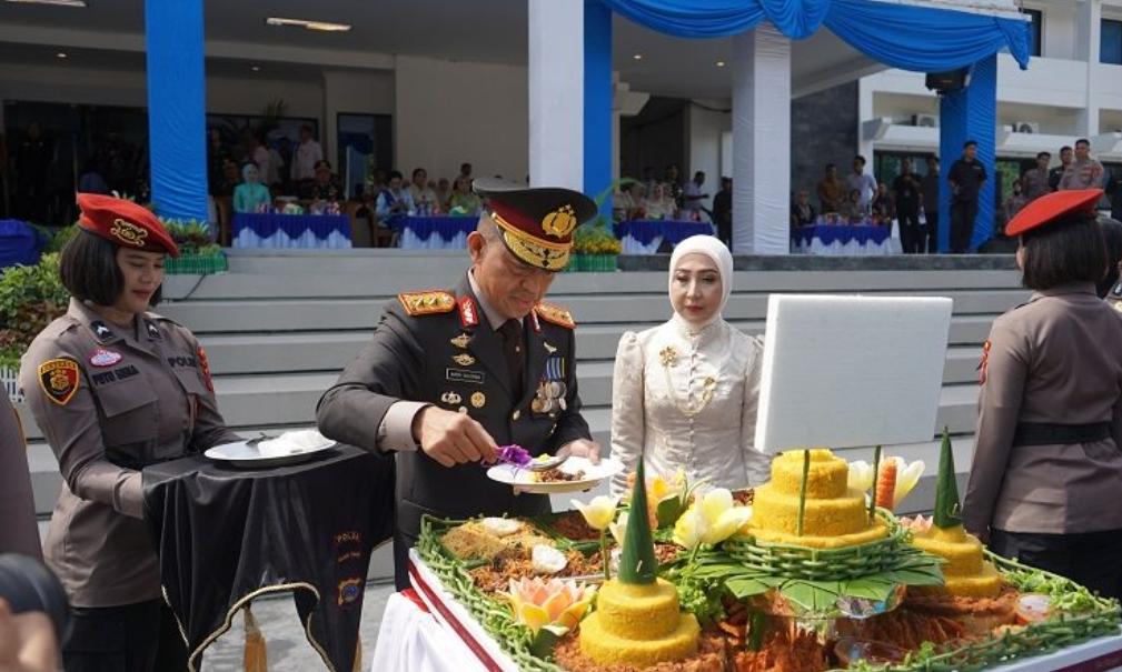 Polri untuk Masyarakat: Peringatan Hari Bhayangkara ke-80 di Polda Sulteng Diwarnai Aksi Sosial