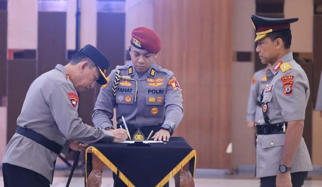 Regenerasi Kepemimpinan, Kapolri Resmi Lantik Enam Kapolda Baru di Rupattama Mabes Polri