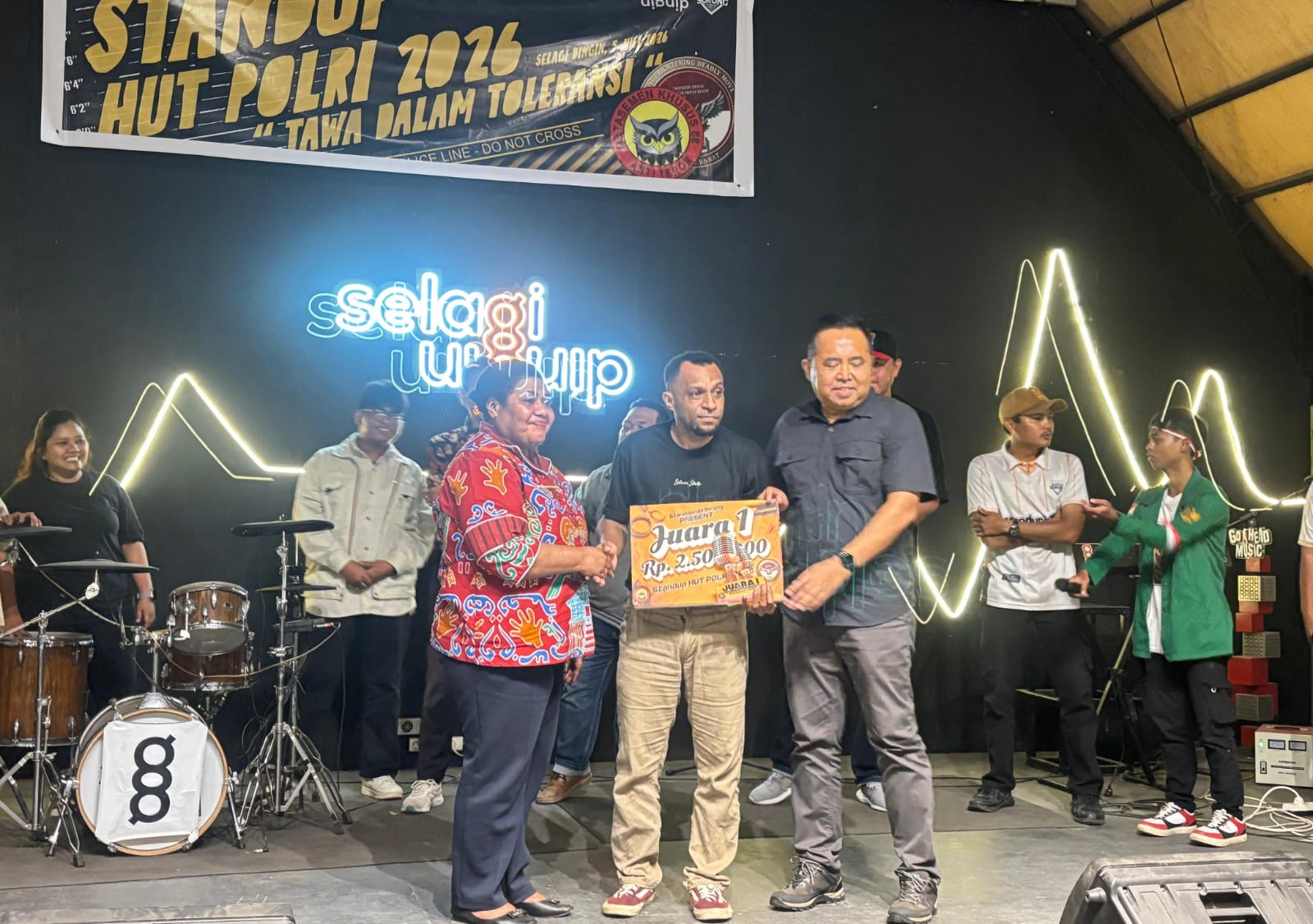 Rayakan HUT Bhayangkara ke-80, Satgaswil Papua Barat dan Komika Sorong Ajak Gen Z Lawan Radikalisme Lewat Tawa dan Komedi