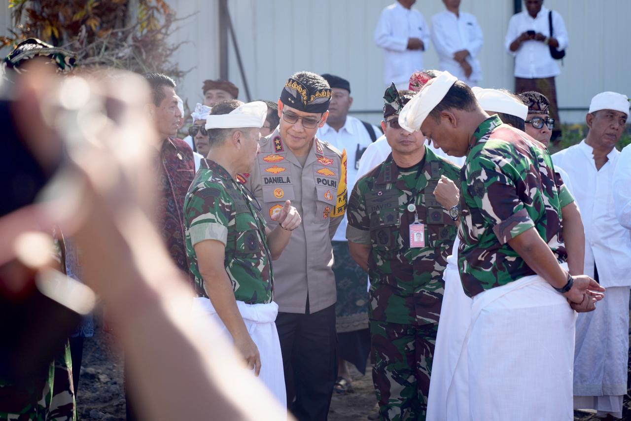 Kapolda Bali Hadiri Peresmian Pembangunan PSEL Di Desa Pedungan