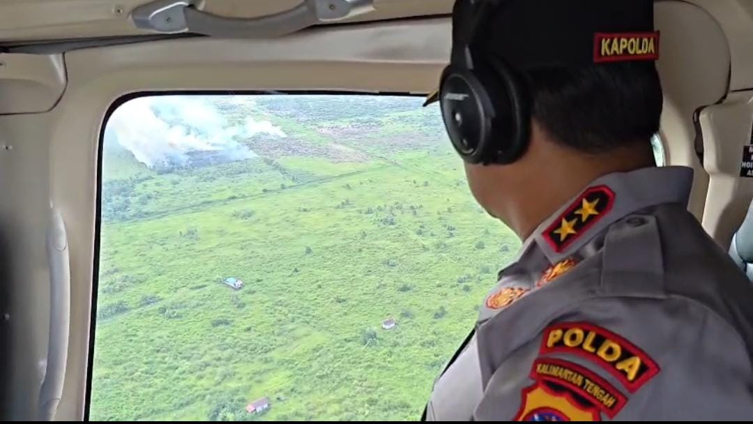Pantau Lewat Udara, Kapolda Kalteng Komitmen Tindak Tegas Pelaku Karhutla