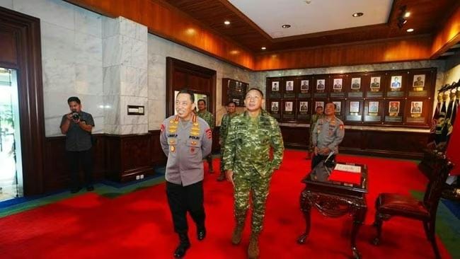Soliditas TNI-Polri Pilar Utama Kedaulatan, Kapolri Sambangi Mabes TNI Tegaskan Sinergitas Harga Mati