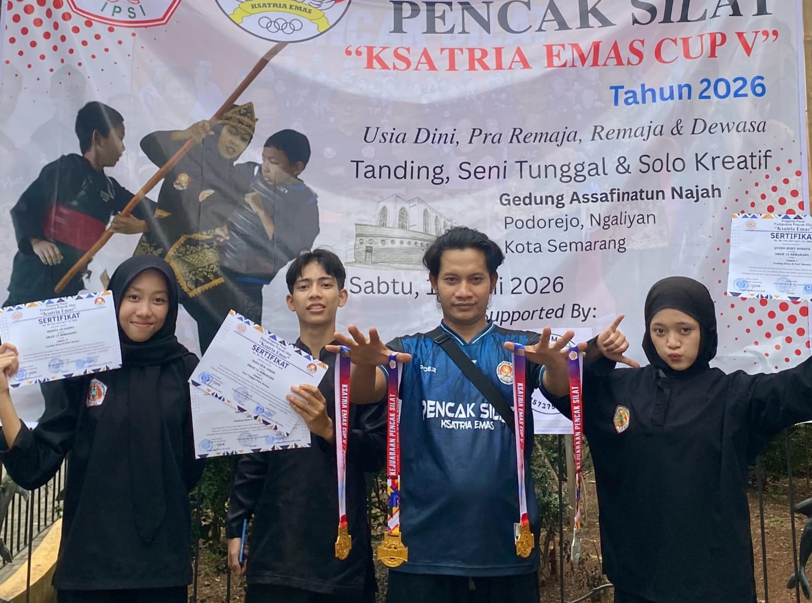 Sabet Emas dan Perak! Tiga Pesilat SMAN 12 Semarang Unjuk Gigi di Ksatria Emas Cup V