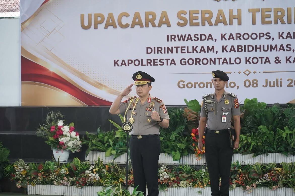 Pimpin Sertijab di Mapolda Gorontalo, Kapolda Irjen Pol. Widodo Resmi Lantik PJU dan Kapolres/Ta Baru