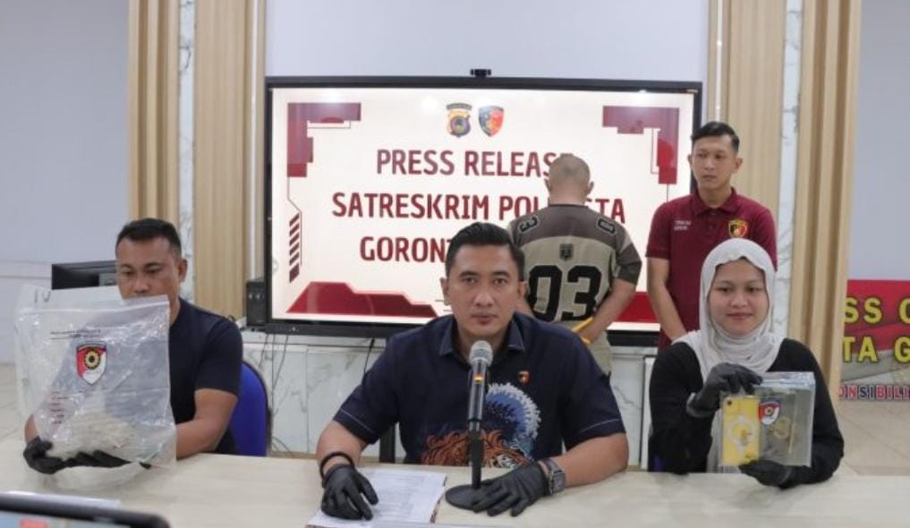Terekam CCTV Lempar Batu, Pelajar 18 Tahun di Gorontalo Bobol Konter dan Curi iPhone