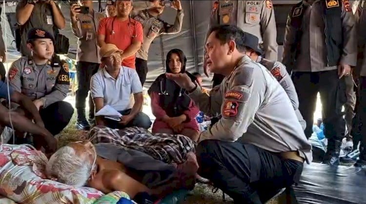 Astamaops Kapolri Tinjau Pengungsi Gempa Flores, Siapkan Helikopter Evakuasi Korban Patah Tulang