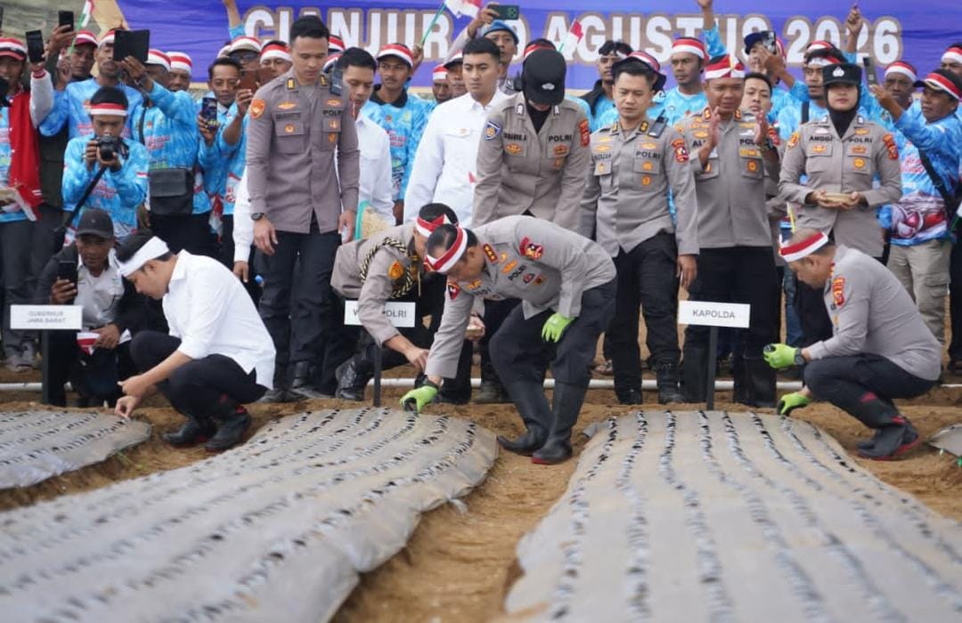 Dukung Asta Cita Presiden Prabowo, Wakapolri Pimpin Penanaman Bawang Putih Serentak di Jabar