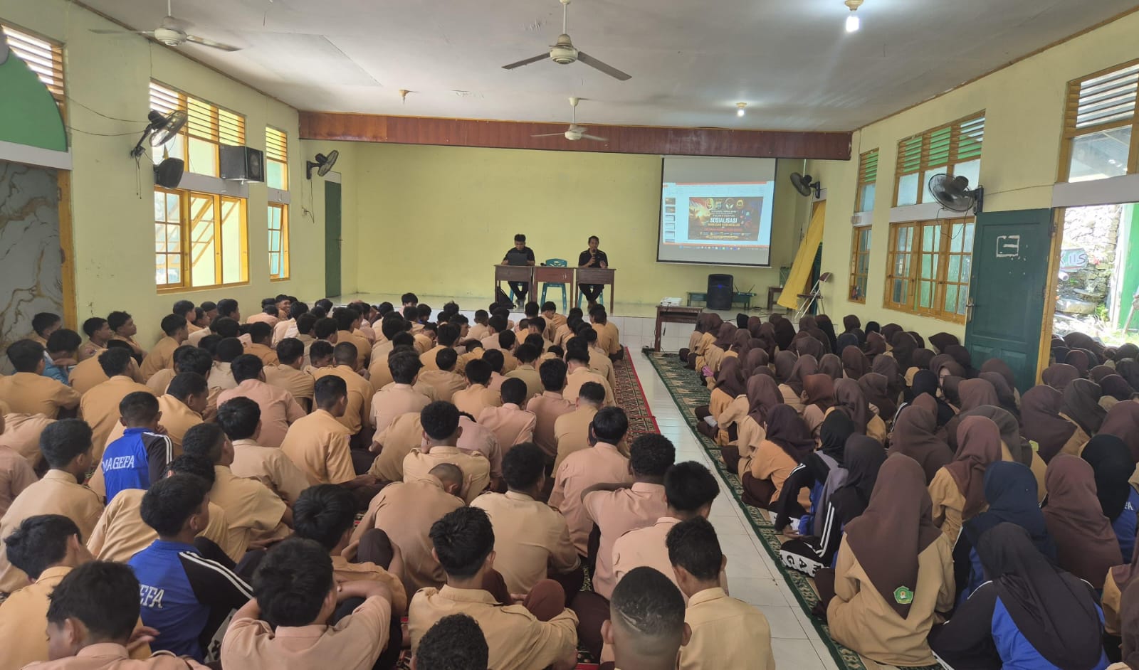 Bentengi Generasi Muda dari Radikalisme, Satgaswil Papua BaratnDensus 88 Gelar Sosbang di MAN Fakfak