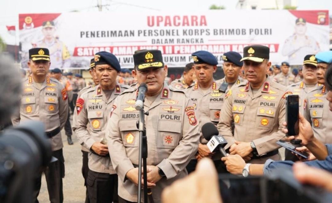 Terima 300 Personel BKO Brimob Atasi Karhutla, Kapolda Kalbar: Laksanakan Tugas Dengan Maksimal, Utamakan Keselamatan