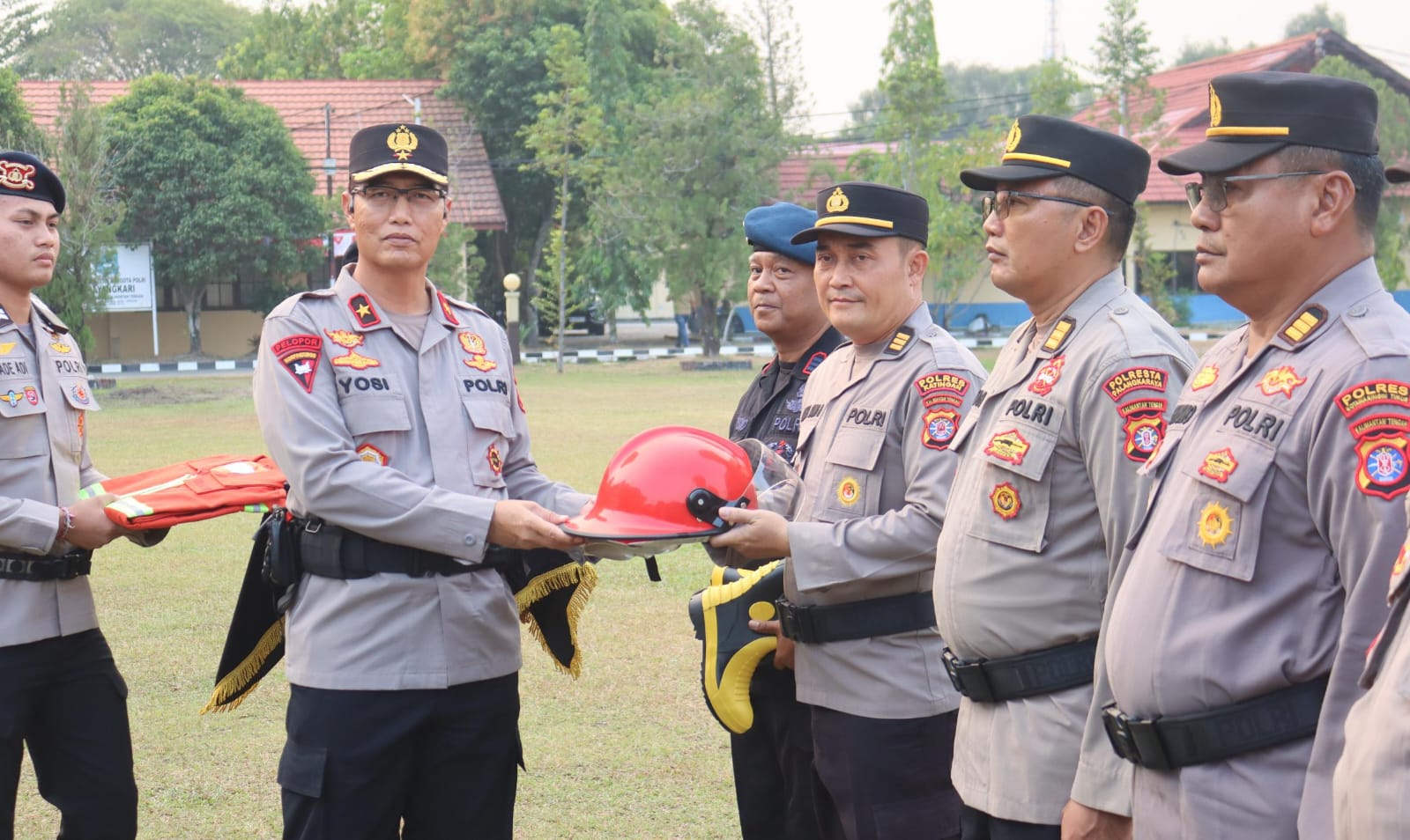 Terima 48 Personel BKO dan Bantuan Sarpras dari Kapolri, Polda Kalteng Perkuat Penanganan Karhutla