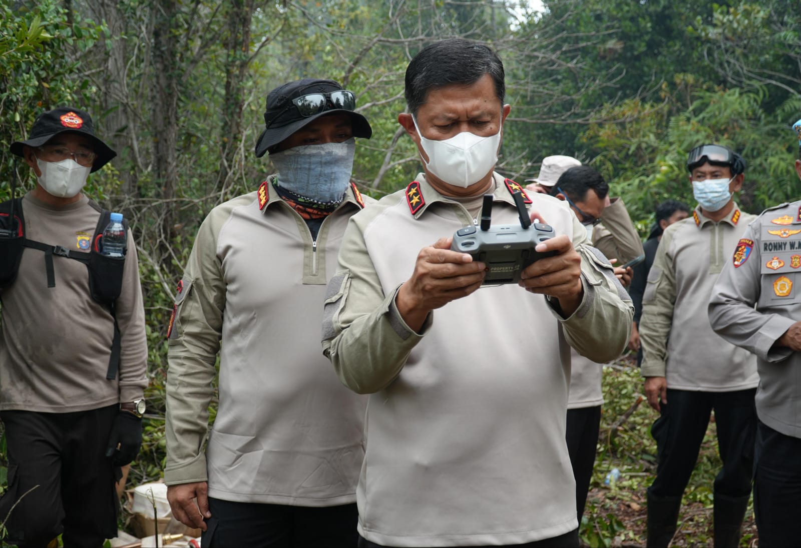 Atasi Karhutla di Tjilik Riwut Km.21 hingga 23 Palangka Raya, Kapolda Kalteng Bersama Gubernur Optimalkan Sumur Bor Sepanjang 3 KM
