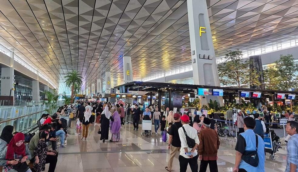 BREAKING NEWS: Imbas Erupsi Anak Krakatau Lumpuhkan Bandara Soetta, Puluhan Penerbangan Terdampak