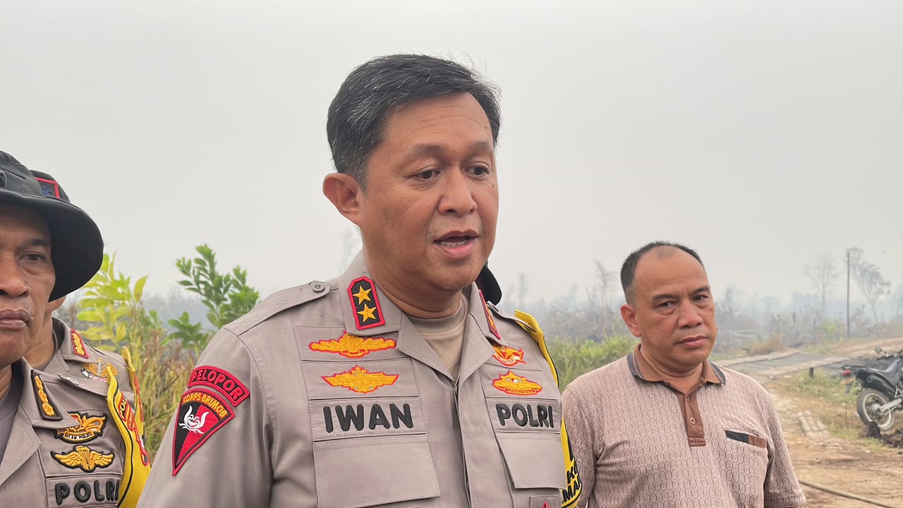 Bersama Aslog Kapolri, Kapolda Kalteng Cek Pemadaman Karhutla dengan Cairan X-Fire