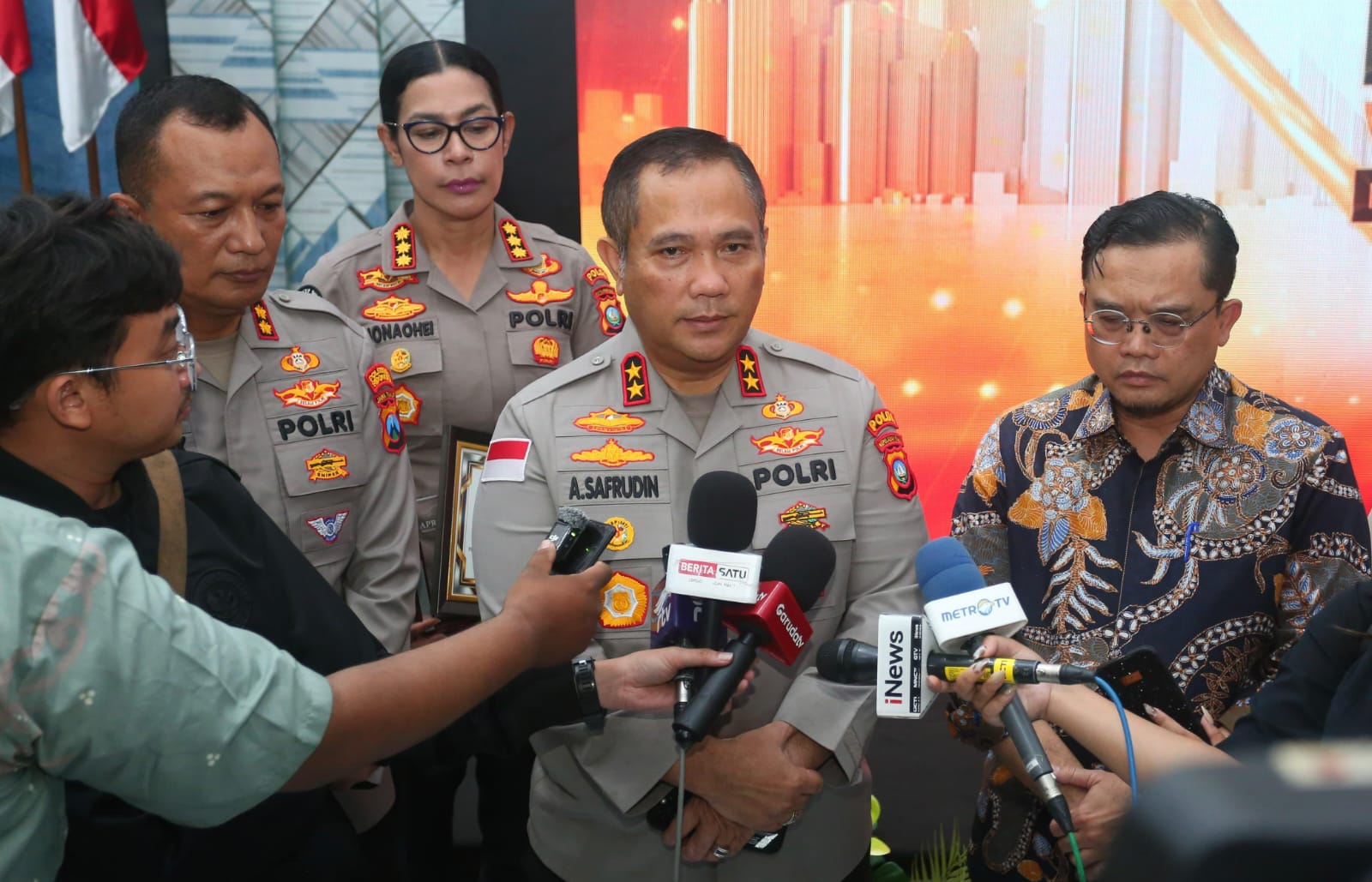 Kapolda Kepri Terima Penghargaan IJTI 2026 Kategori Tokoh Penguatan Ekosistem Jurnalisme dan Keterbukaan Informasi