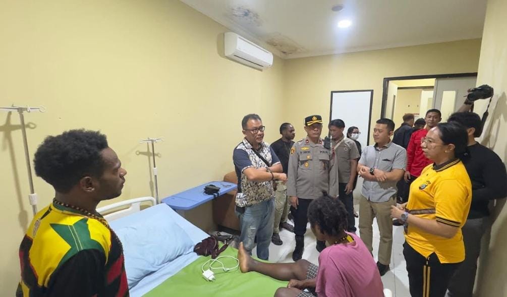 12 Hari Dirawat di RS Bhayangkara Mimika, Korban Penyanderaan KKB di Jila Akhirnya Kembali ke Pelukan Keluarga