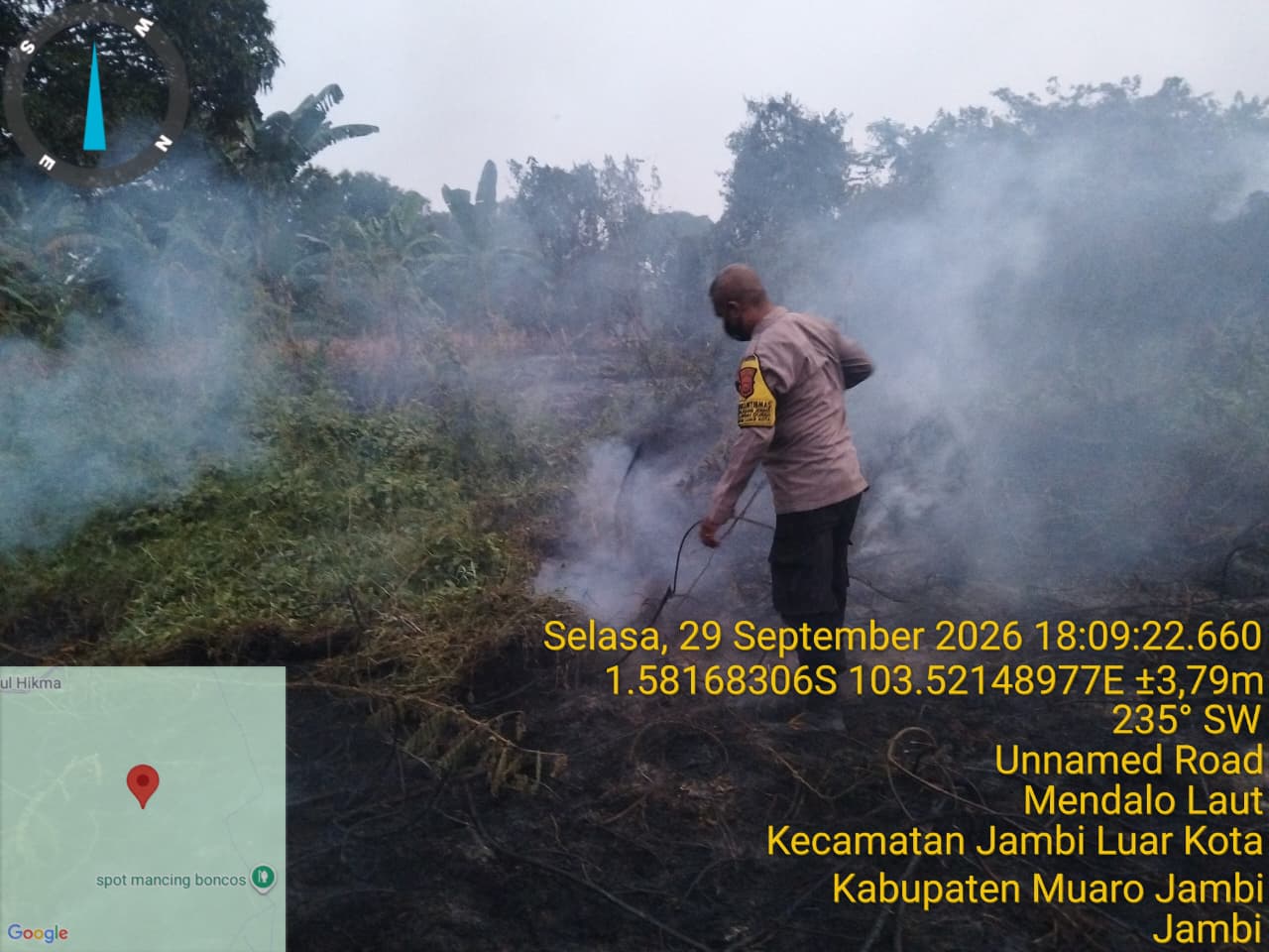 Polri Bersama TNI, BPBD dan Warga Padamkan Karhutla Seluas 5 Hektare di Sungai Duren