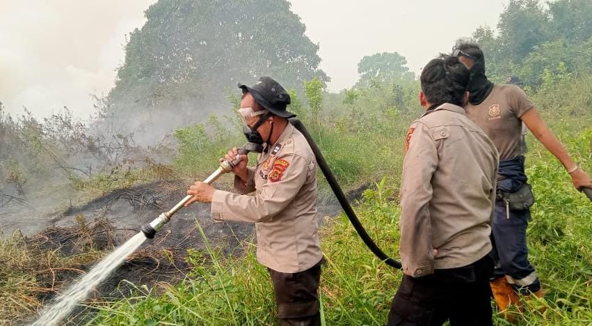Tim Gabungan Padamkan Karhutla di Kumpeh Ulu, 10 Hektare Lahan Berhasil Dipadamkan