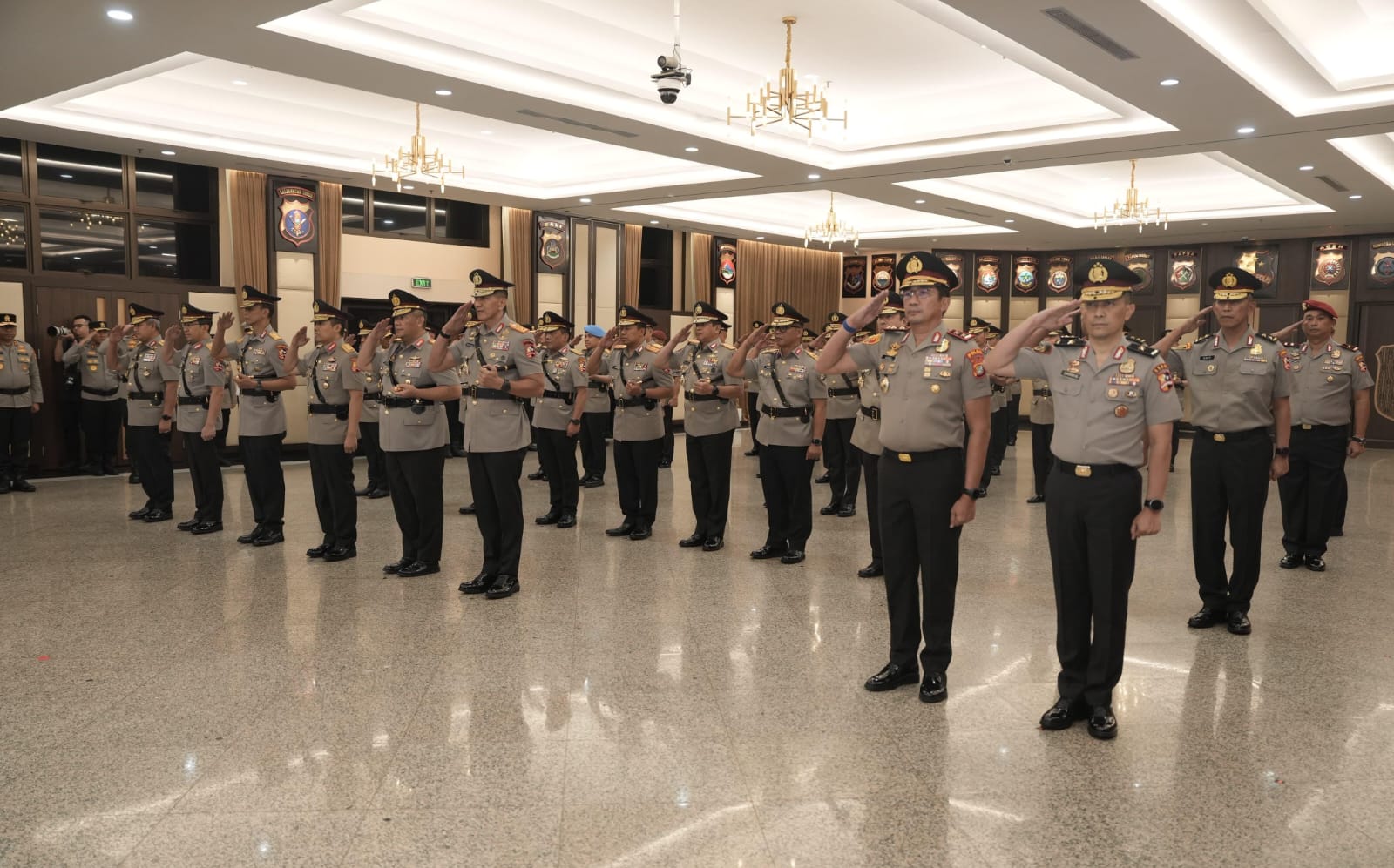 Irjen Pol Hendra Kurniawan Resmi Dilantik Kapolri sebagai Kapolda Banten