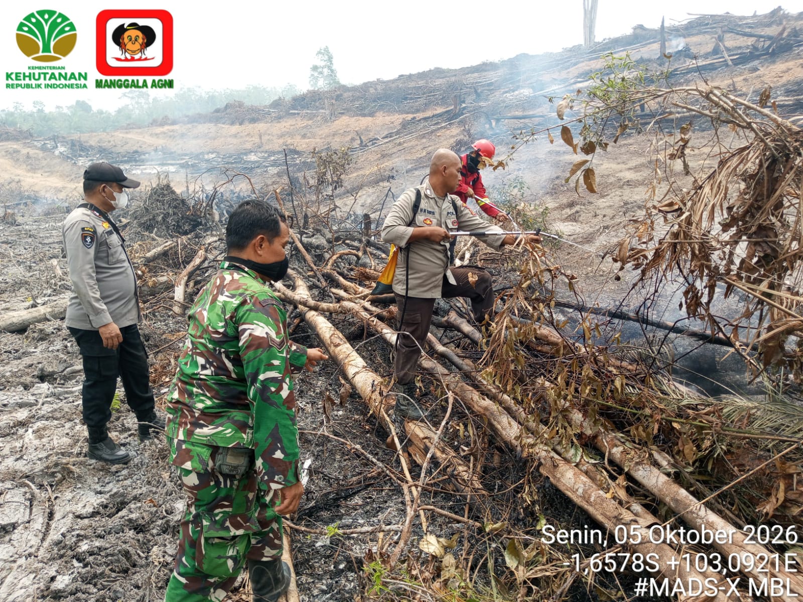 Tim Gabungan Padamkan Hotspot di Desa Pelayangan Batanghari, Luas Lahan Terbakar ±0,8 Hektare