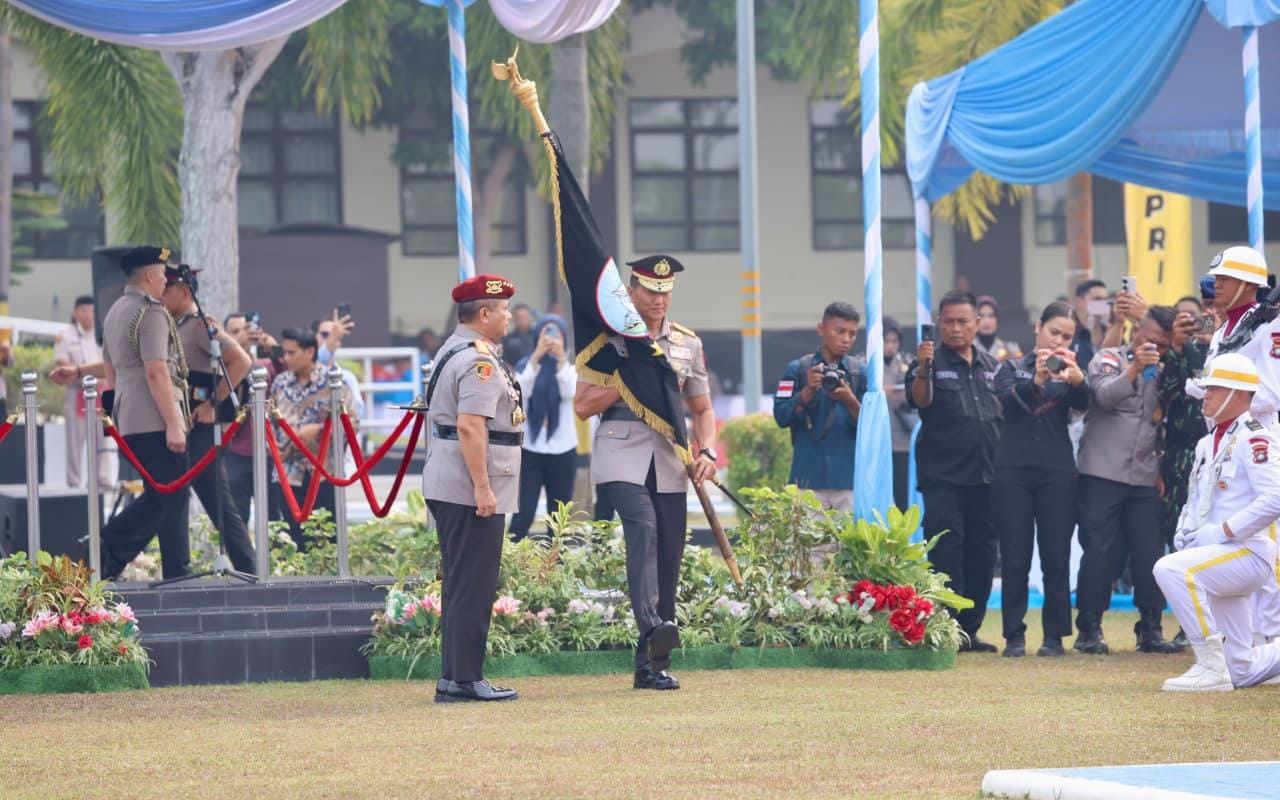 Serah Terima Pataka Polda Kepri, Irjen Pol. Suhendri Siap Lanjutkan Inovasi dan Perkuat Pelayanan Publik