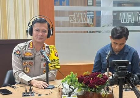 Jadi Narasumber di RRI, Kabidhumas Polda Kalteng Sampaikan Upaya Penanganan Karhutla dari Sosialisasi, Gakkum hingga Pengolahan Cairan X-Fire