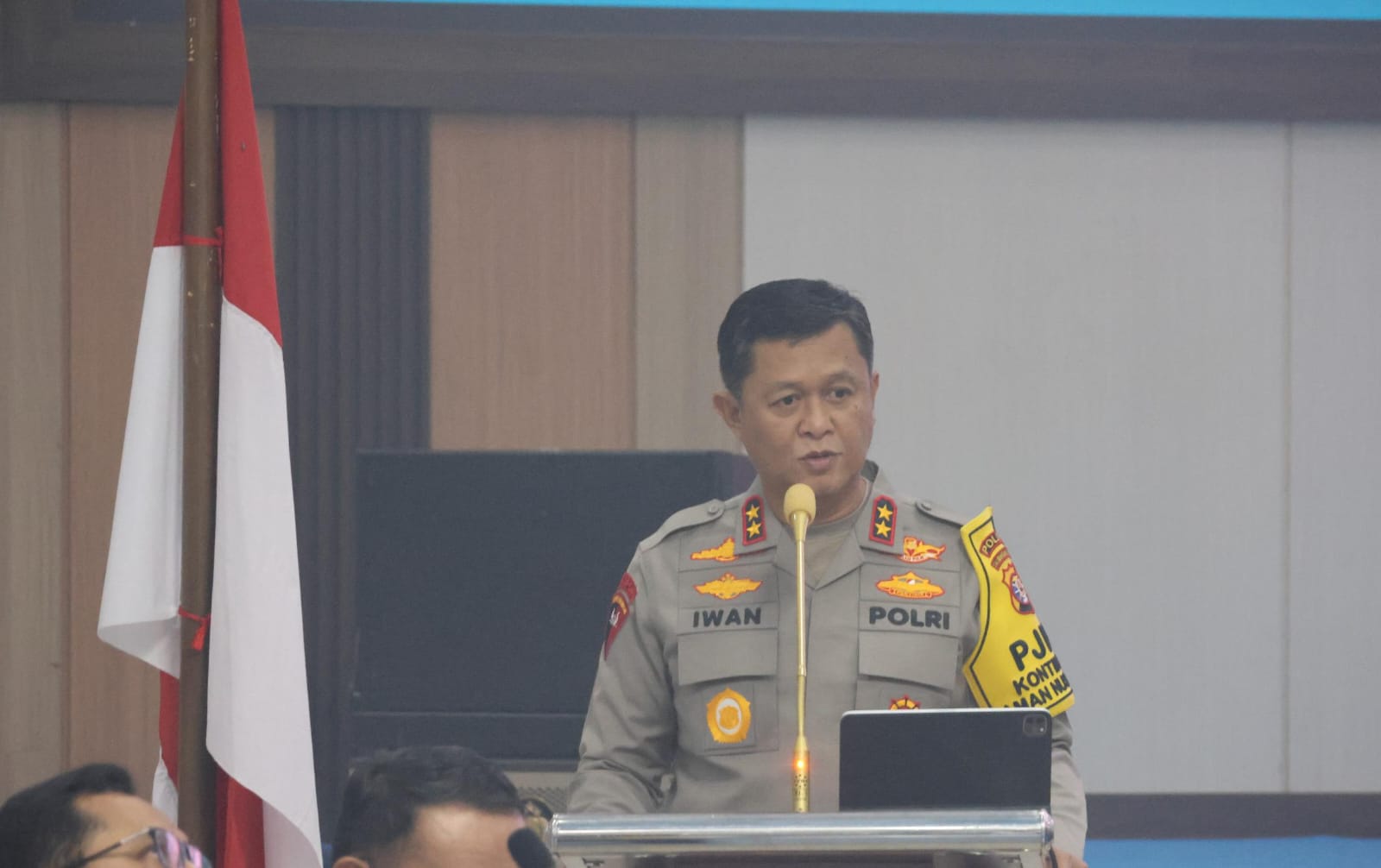 Kapolda Kalteng Sampaikan Commander Wish Kapolri, Polisi Bersama Masyarakat