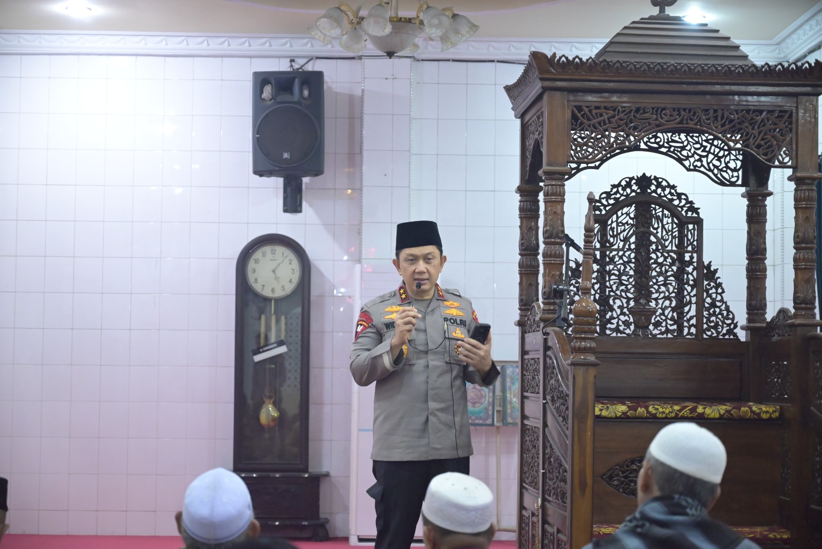 Subuh Keliling di Masjid Jami Ass’adah, Kapolda Jambi Ajak Masyarakat Jaga Kamtibmas