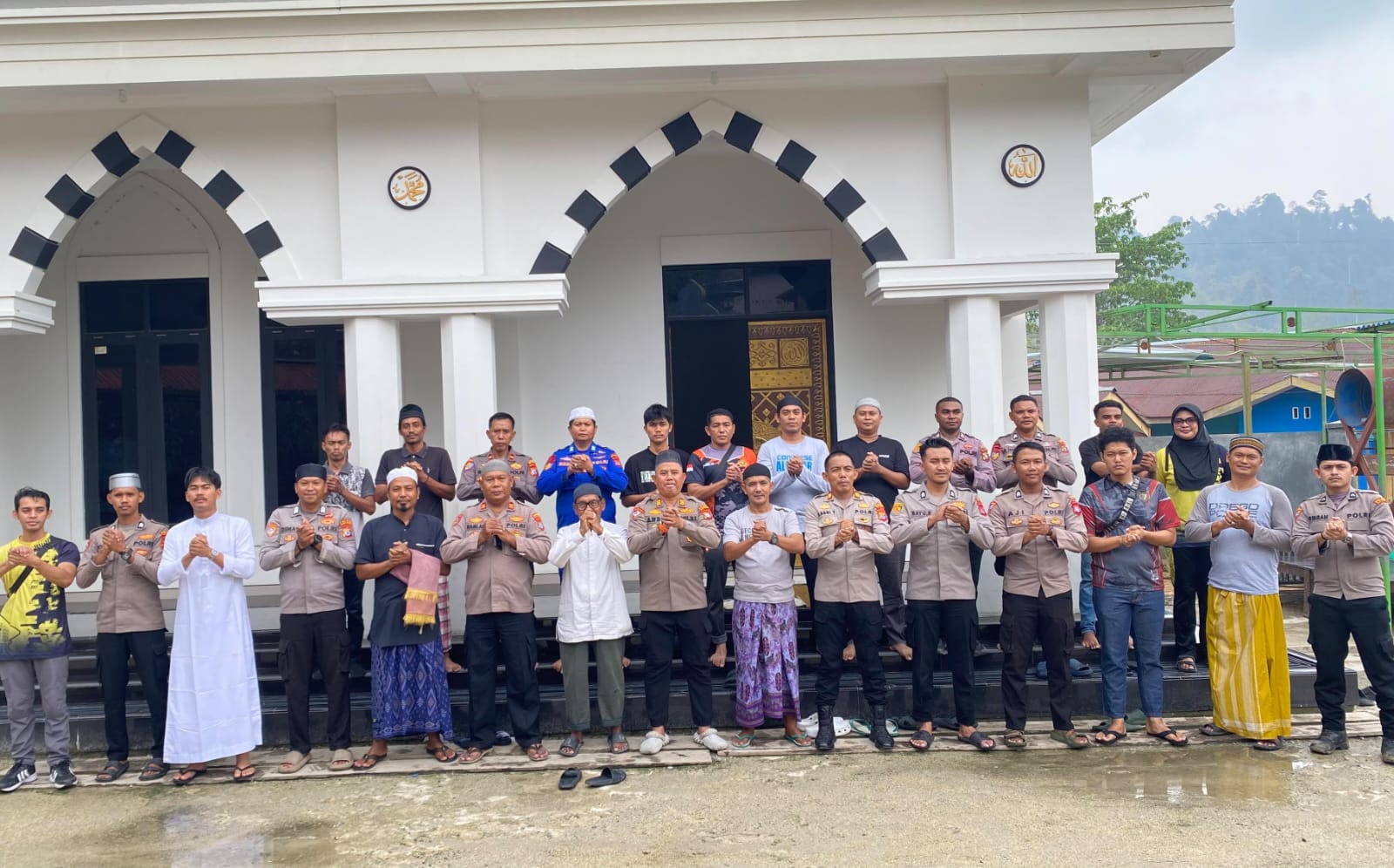 Dekatkan Diri dengan Warga, Polres Raja Ampat Rutin Gelar Program ‘Jumat Keliling’