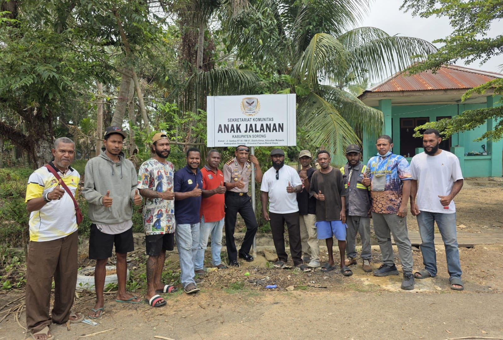 Peduli Masa Depan Pemuda, Kapolres Sorong Sambangi Komunitas Anak Jalanan Aimas Lewat Program Poliran