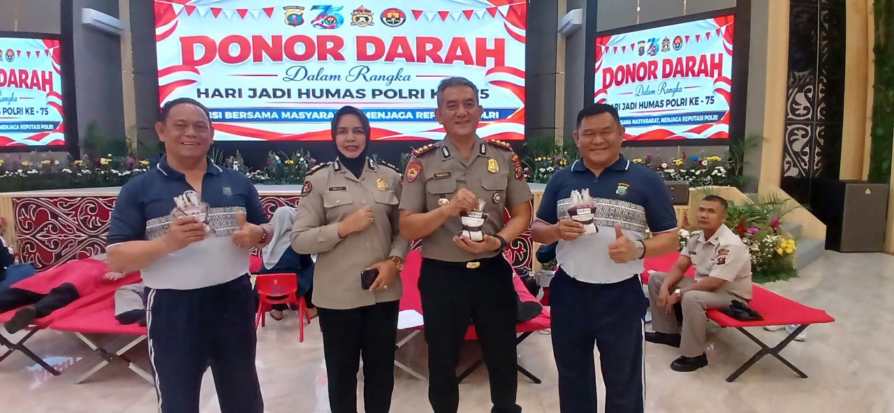 HUT ke-75 Humas Polri, Polda Sumut Tebar Kepedulian Lewat Aksi Donor Darah   