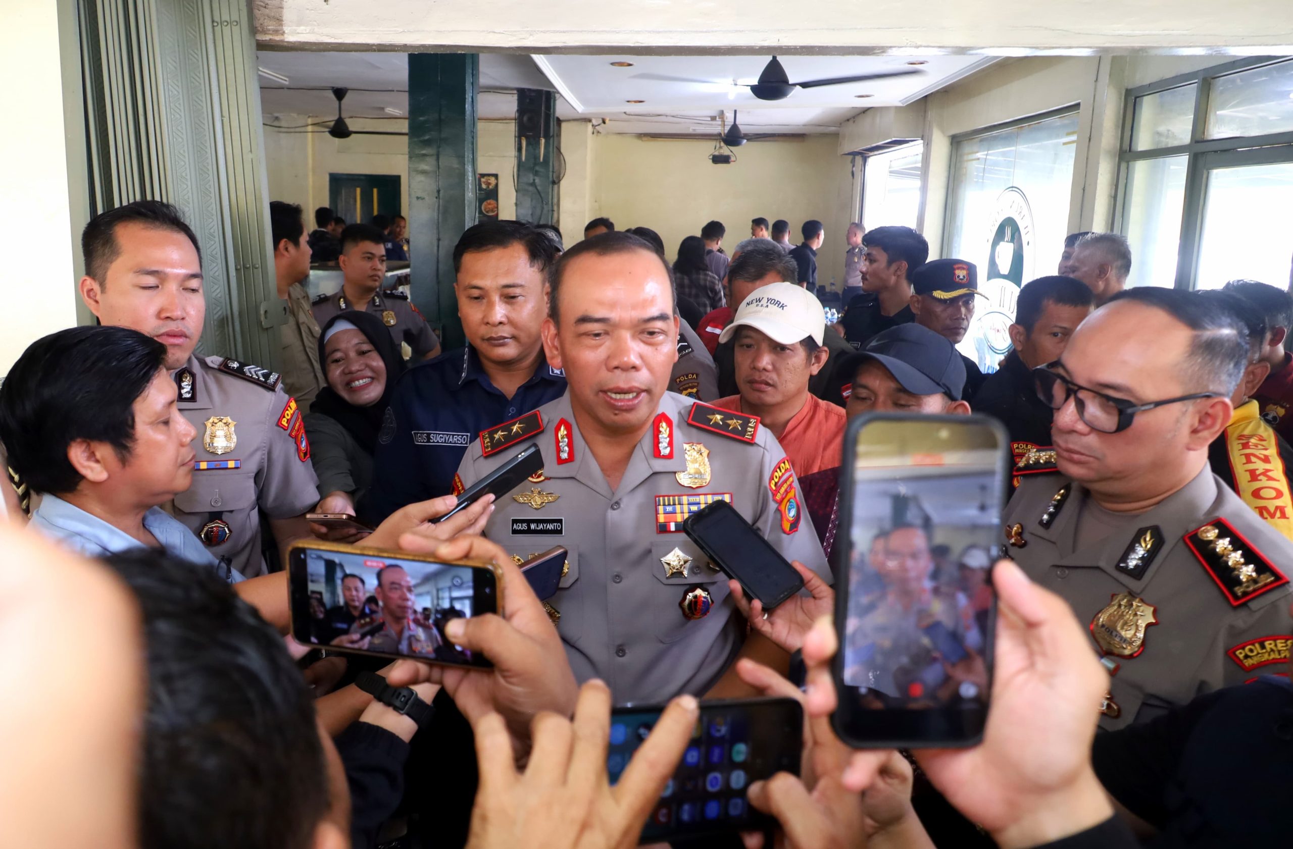 Hari Pertama Kerja, Kapolda Babel Ngopi Bersama Dan Dengar Aspirasi Masyarakat