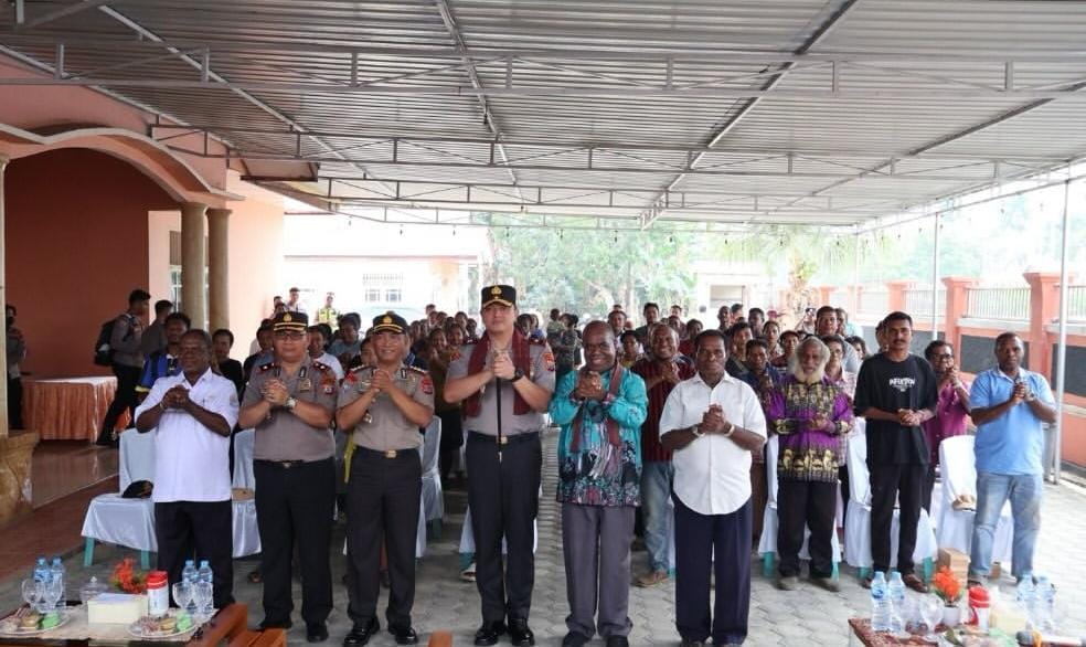 Dekatkan Diri dengan Warga Suku Moi, Kapolda Papua Barat Daya Gelar ‘Kumpul Bersama Masyarakat’ di Sorong