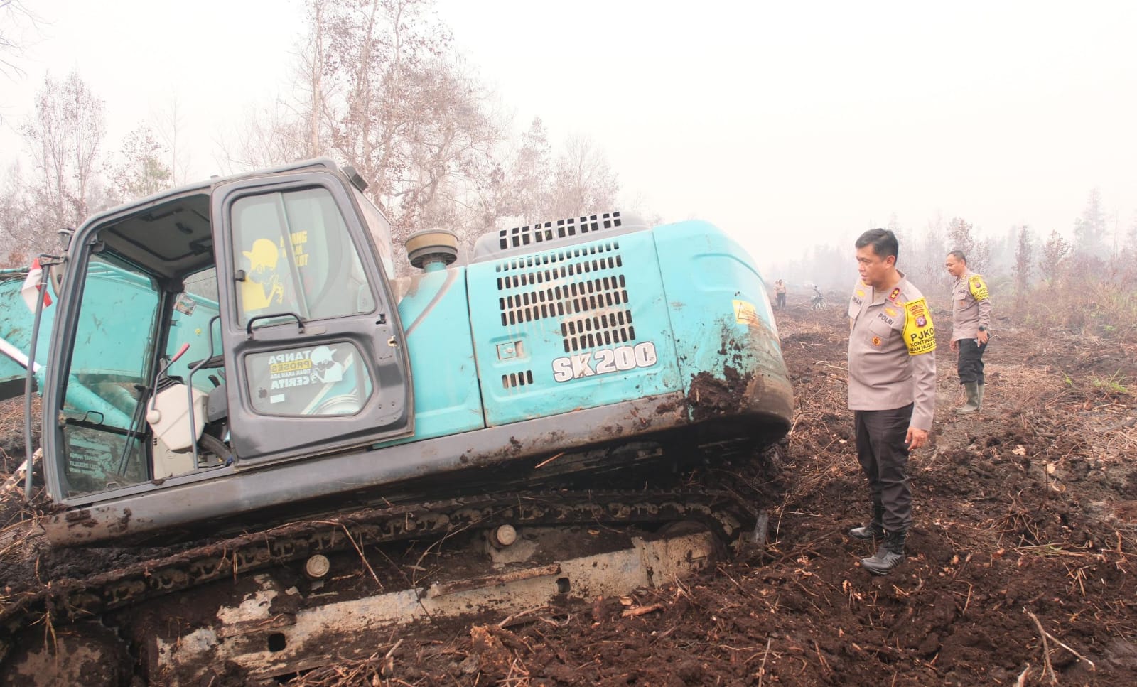 Tinjau Alat Berat Pembuat Sekat Api di Dulin Kandang, Kapolda Kalteng Pastikan Karhutla Tertangani Maksimal